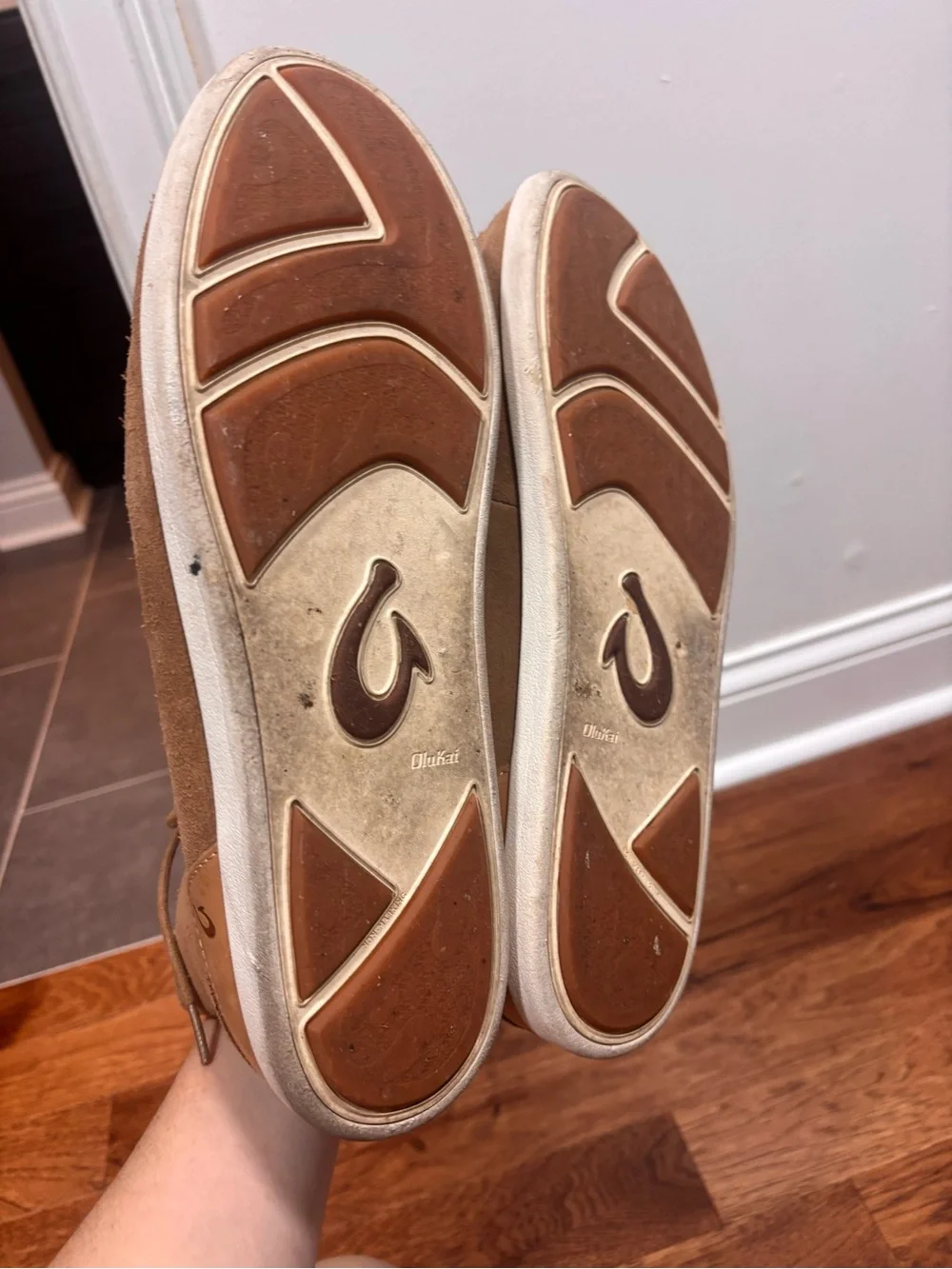 OluKai Nalukai Kala Suede Chukka Boot - Tan